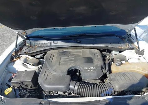 2019 Dodge Charger Sxt Rwd z USA, uszkodzony, nr VIN 2C3CDXBG2KH664744